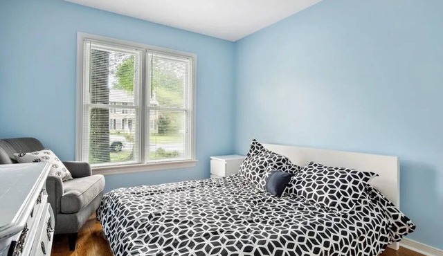 3-bedroom cozy cottage house in serene Mechanicsville