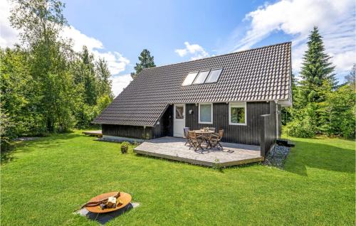 3 Bedroom Cozy Home In Højslev