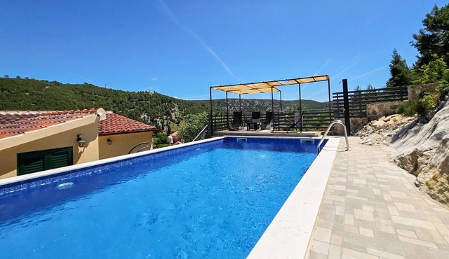 3 bedroom cozy home in Skradin