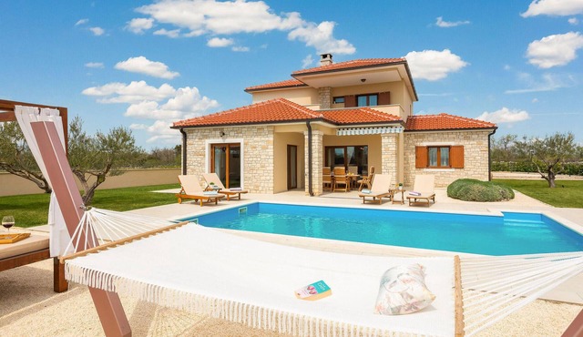3 bedroom cozy home in Kljuc