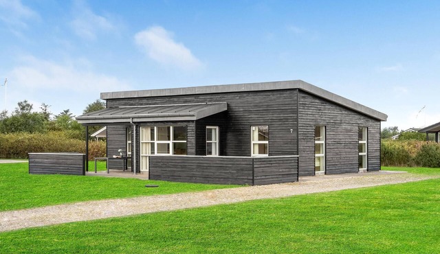 3 bedroom cozy home in Tarm