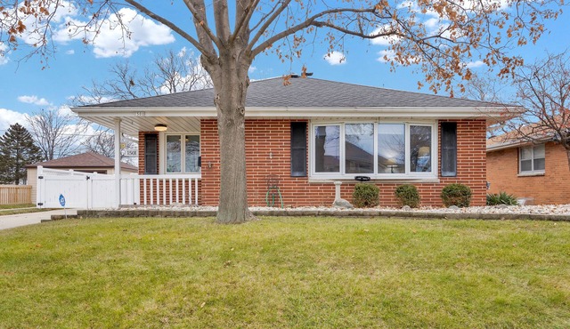 3 Bedroom, cozy house in Milwaukee near airport