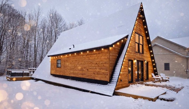 3-bedroom Cozy Pocono Cabin in wonderful Pocono, Lake Ariel.