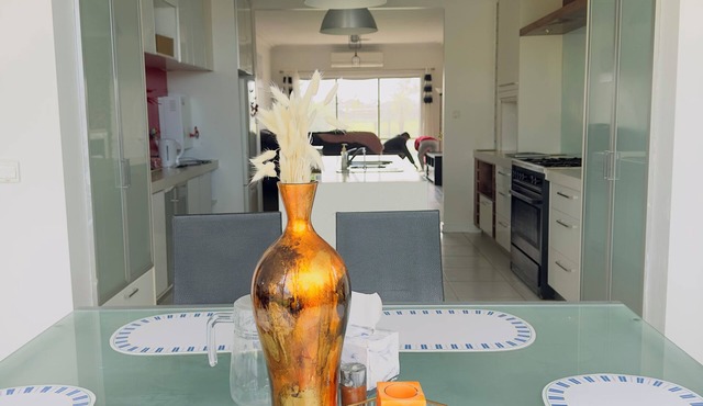 3 Bedroom cozy villa in Werribee near Werribee CBD and other amenities