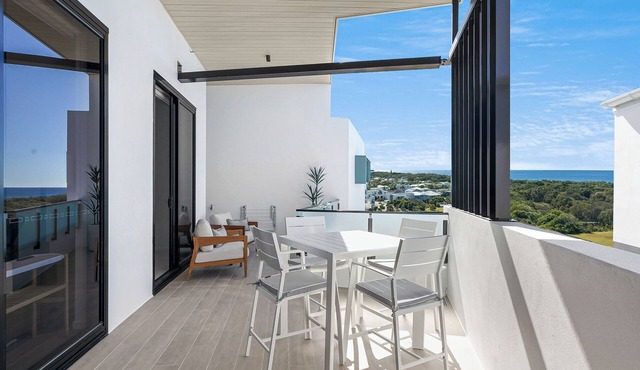 3 Bedroom Deluxe with partial ocean view