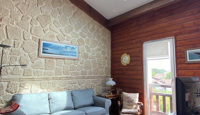 3 bedroom duplex apartment/rated */6 pers/800m from the beach