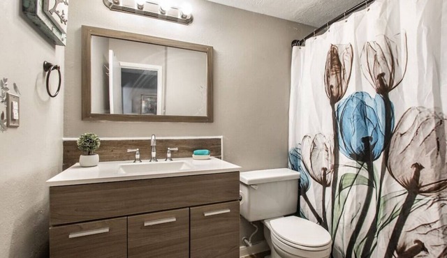 3-Bedroom Duplex in Spring Branch Area of Houston