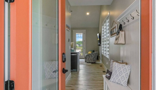 3 Bedroom Duplex with Marina Views