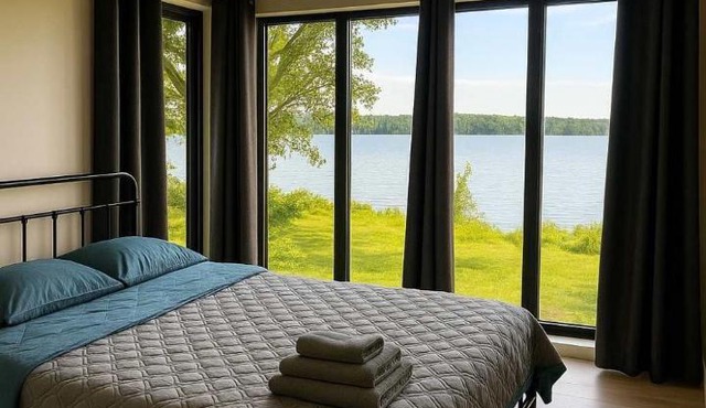 3-bedroom Englewood Lakefront Main House
