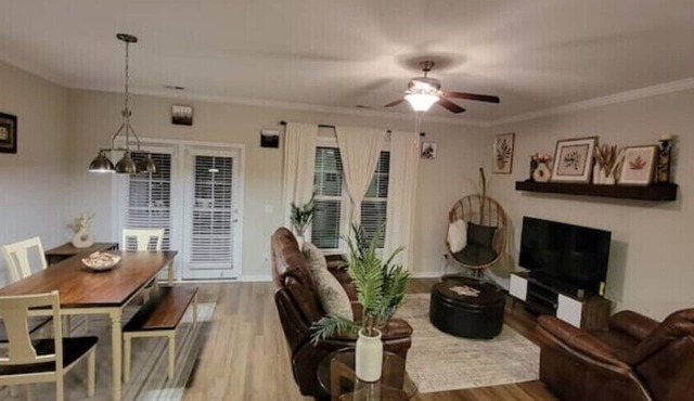 3-Bedroom Executive Rental just 19 minutes from River Street