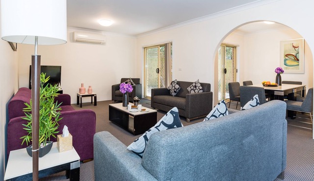 3 bedroom executive townhouse accommodation suitable for short & extended stays