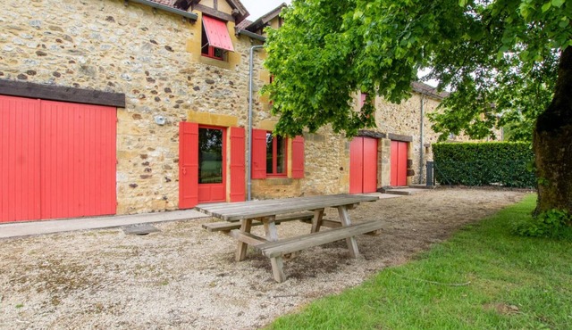 3-bedroom family house in Bouillac with enclosed garden