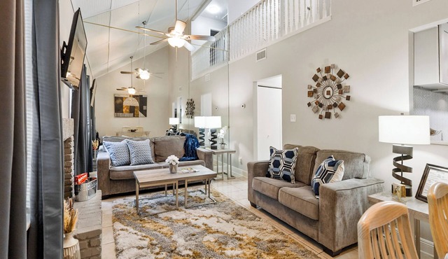 3 bedroom Family/Pet friendly Townhome