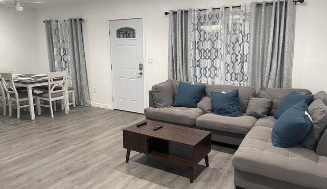 3-bedroom farm stay just 13 minutes from Santa Anita Park