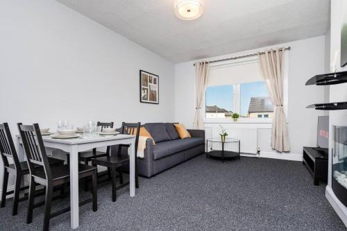 3 Bedroom Flat - Free Parking