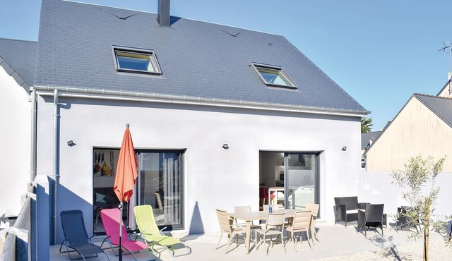 3 bedroom stunning home in Saint-Germain-sur-Ay