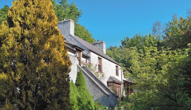 3 bedroom accommodation in Llangaffo, Anglesey