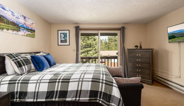 3-bedroom getaway in West Yellowstone, just minutes from the park. Huckleberry House