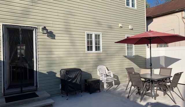 3-bedroom Getaway with AC and WiFi in Sylvan Beach - Walk to Everything!