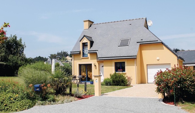 3 bedroom gorgeous home in Lamballe-Armor