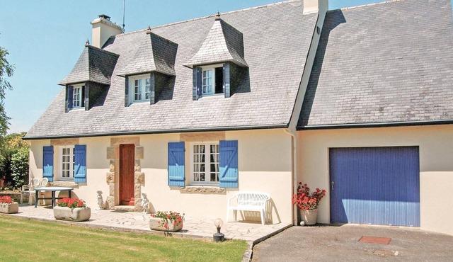 3 bedroom gorgeous home in Pont l'Abbé