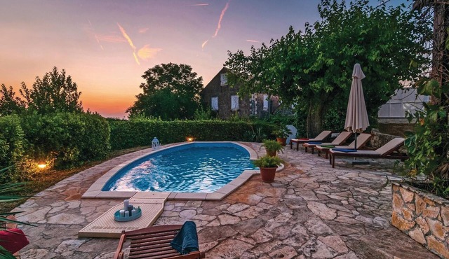 3 bedroom gorgeous home in Nerezisca