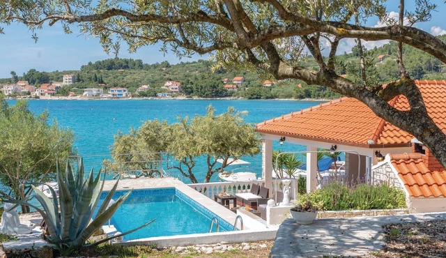 3 bedroom gorgeous home in Vela Luka