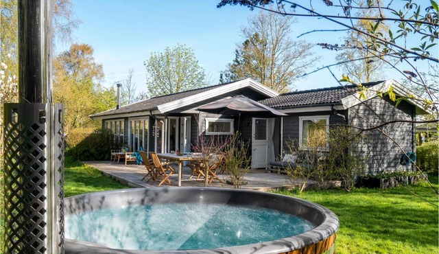 3 Bedroom Gorgeous Home In Føllenslev