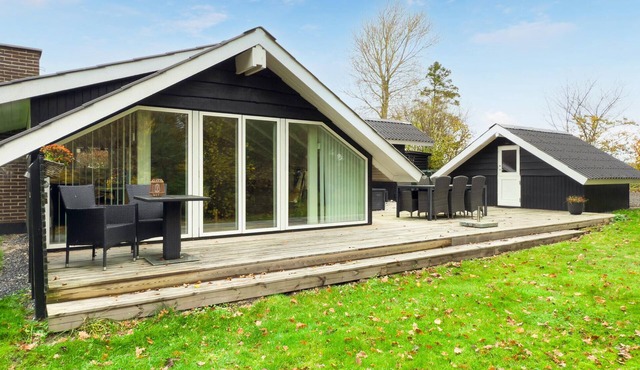 3 bedroom gorgeous home in Knebel