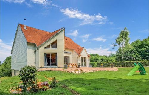 3 Bedroom Gorgeous Home In Carrouges