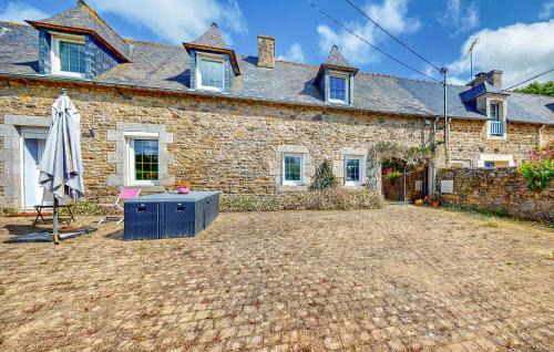 3 Bedroom Gorgeous Home In Plouagat