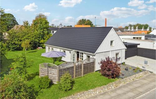 3 Bedroom Gorgeous Home In Asaa