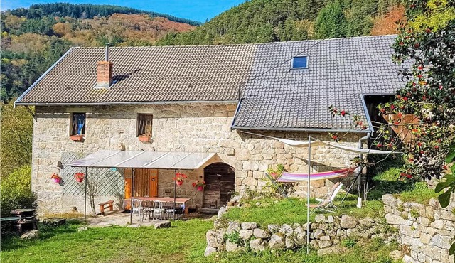 3 Bedroom Gorgeous Home In Intres