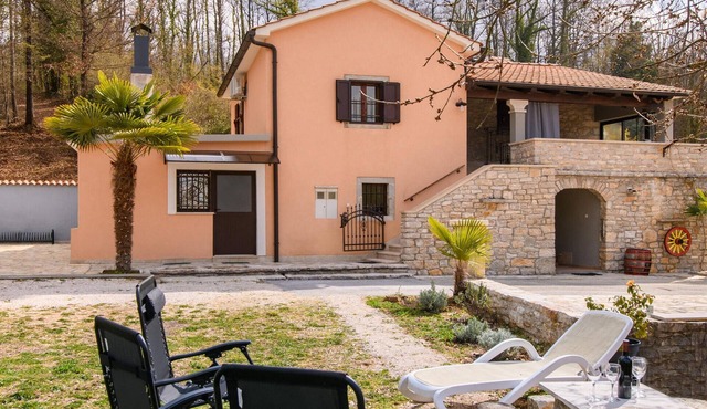 3 bedroom gorgeous home in Mandalencici