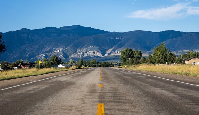 3 bedroom guest house with mountain views in Big Horn, Wyoming