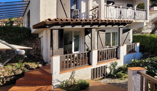 3 bedroom holiday home Mountains & Sea: 2-7 pers., great view, pool, tennis