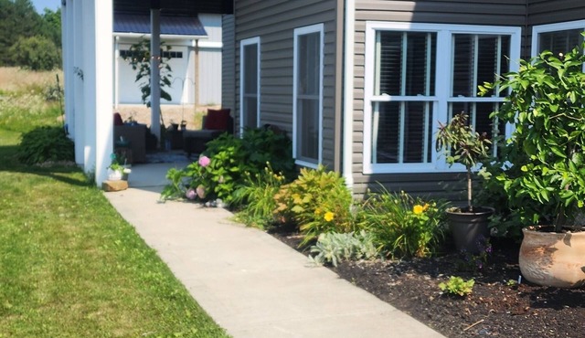 3 Bedroom High-end Townhouse. nVery spacious and centrally located.