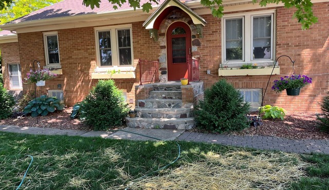 3 bedroom historic house for EAA AirVenture Oshkosh