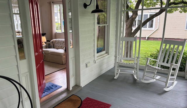 3-bedroom historic vacation home newly renovated in the middle of Oxford MD.