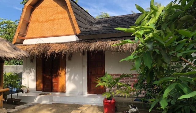 3 Bedroom Hold Property , Very closed to the beach and central.