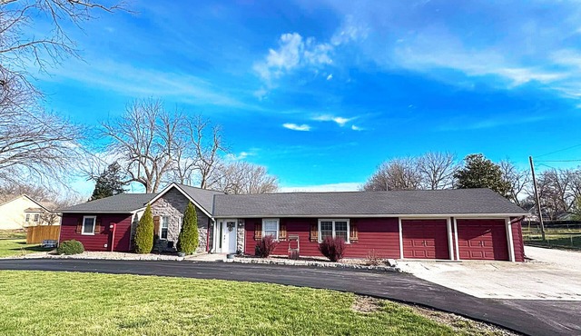 3-bedroom home. 40 minutes from The World Cup at Arrowhead Stadium