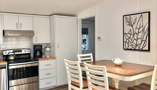 3-bedroom Home 7 miles from COTA, 23 miles from Austin