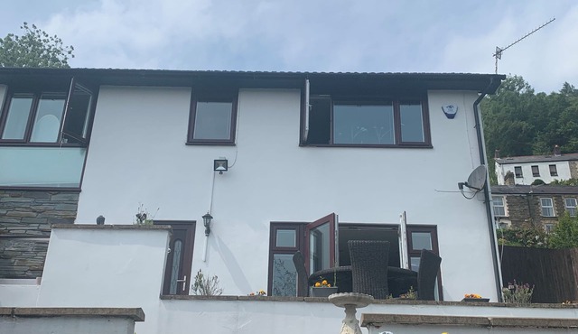 3 bedroom home in the heart of Welsh Village.