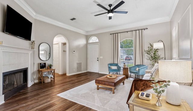 3-bedroom home in charming St. Marys, Ga- 6 minutes from interstate-95.