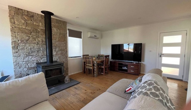 3-bedroom home in Cooma