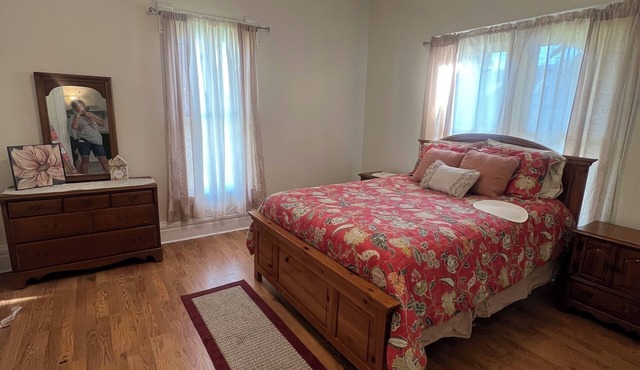 3 bedroom home in downtown Fitzgerald. Nice quiet neighborhood. Fenced backyard