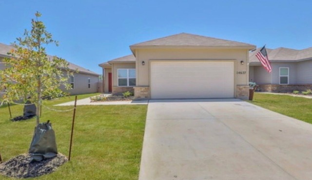 3 Bedroom Home in Elmendorf/San Antonio