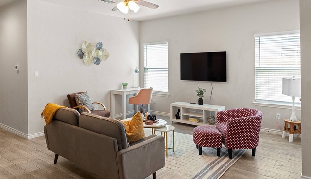 3-bedroom home in marvelous Jarrell where country meets style
