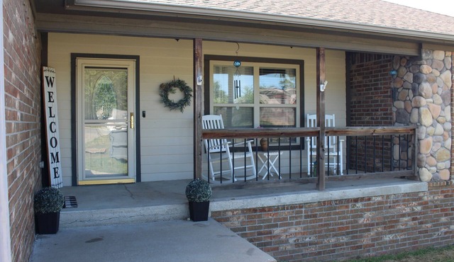 3-Bedroom Home in Tahlequah, Your Float Trip HQ!