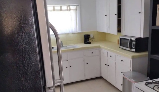 3 Bedroom Home Near Culver City